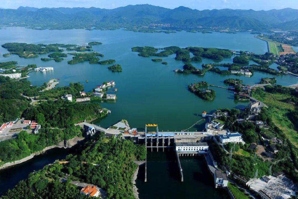 湖北，嘉宾与观众共襄盛举